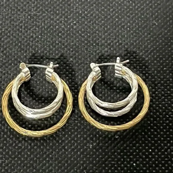 Multi hoop earrings   - Picture 2 of 3